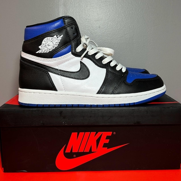 Size 9 - Jordan 1 Retro OG High Royal Toe
